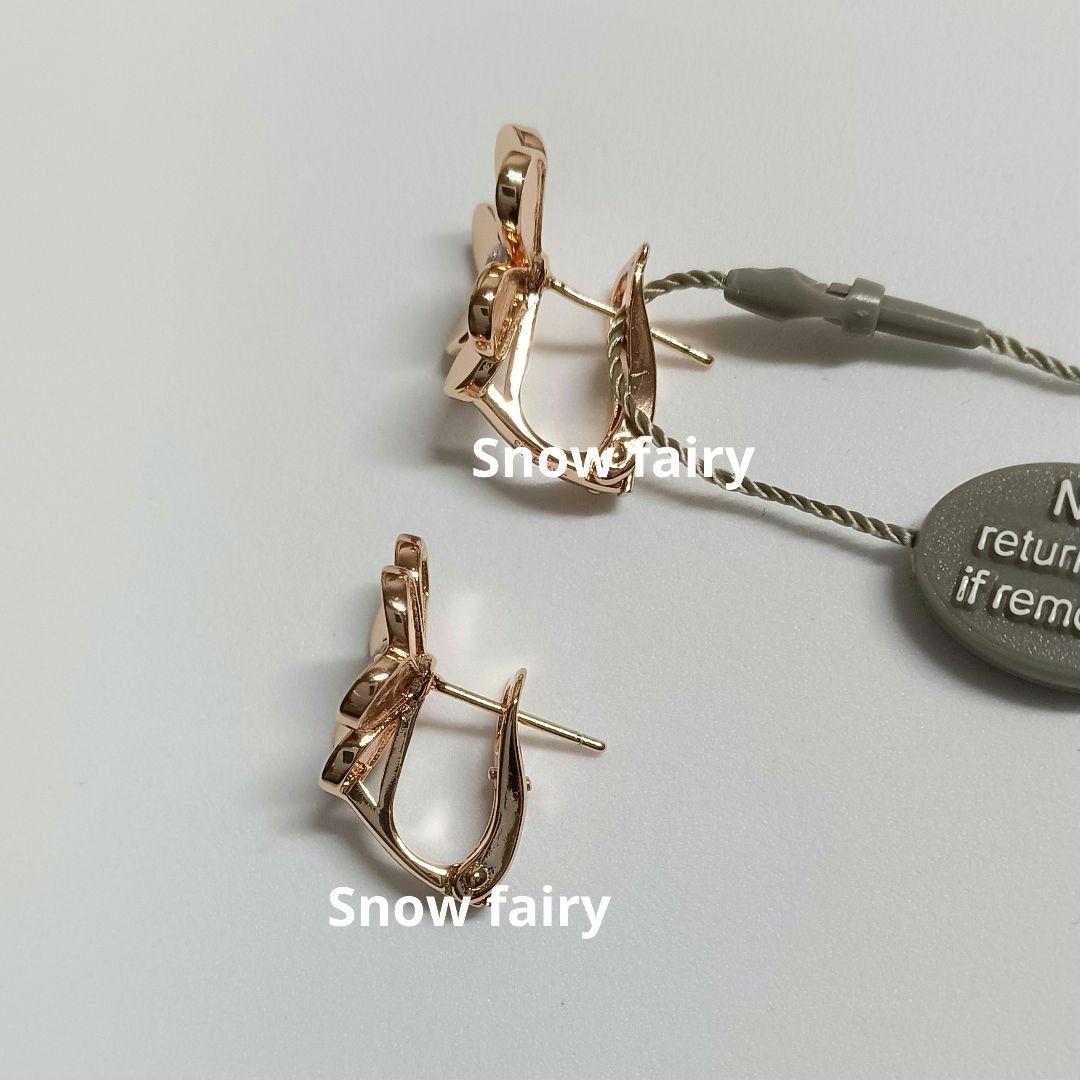 ハイクオリティ　三つ葉ピアス　フラワーピアス　ピンクゴールドカラー