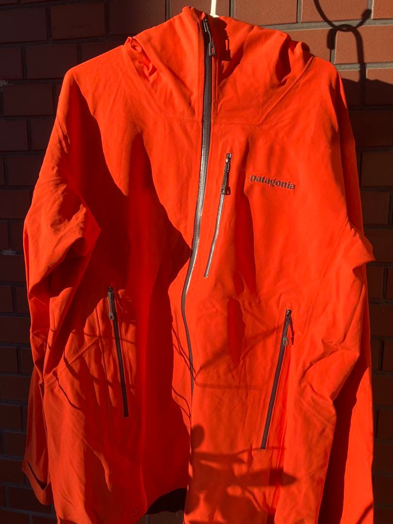 patagonia オレンジ フード付きジャケット