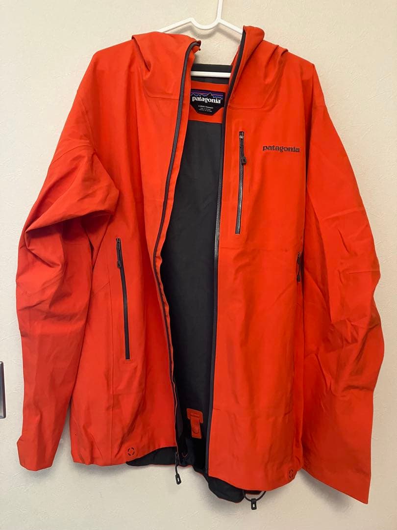 patagonia オレンジ フード付きジャケット