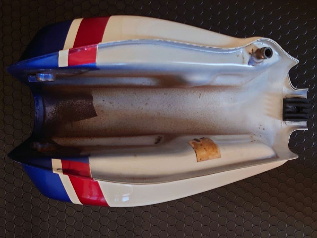 美品 FTR223 純正 フューエルタンク ガソリンタンク トリコロール