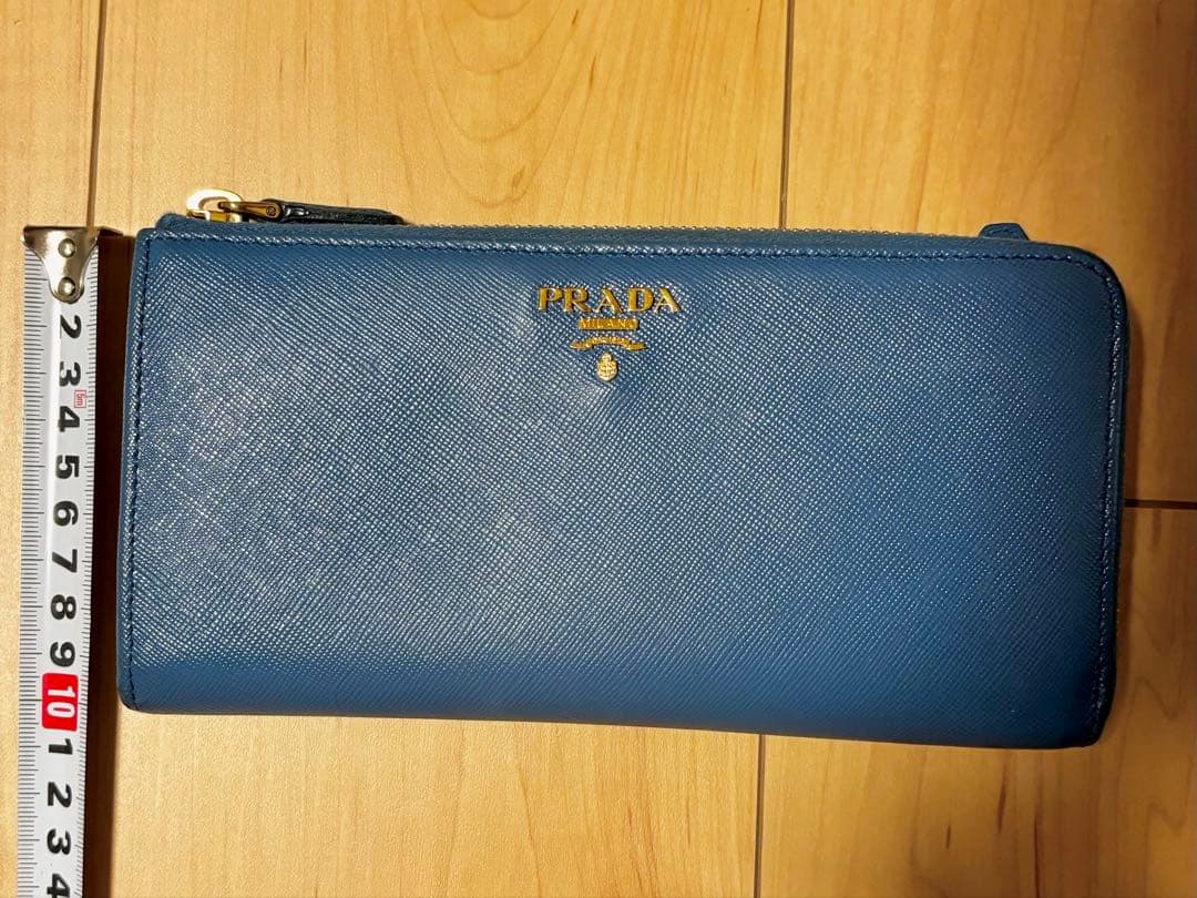 え*ん様 【新年特価】PRADA プラダ 水色 レザー 長財布 ショッパー付き