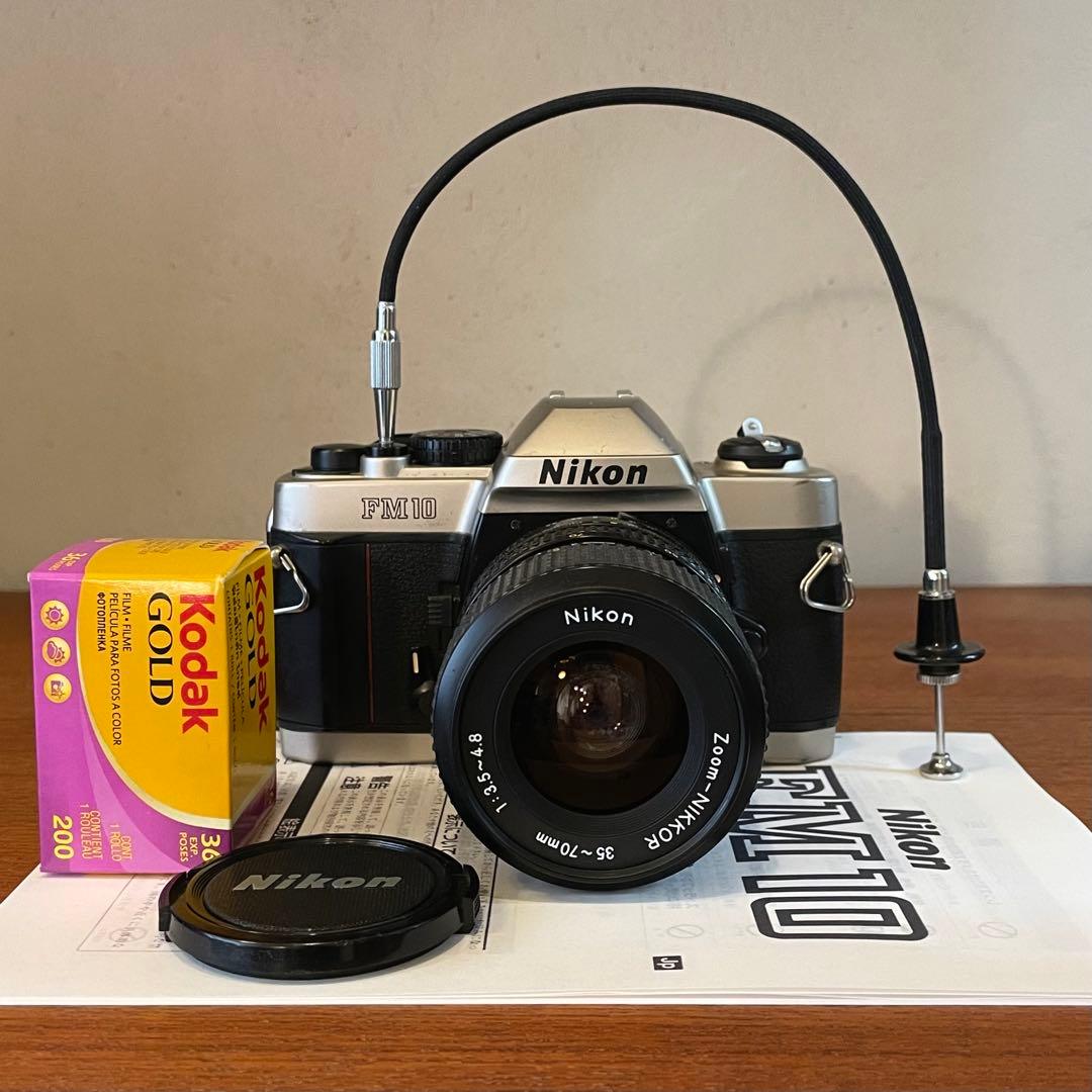 nikon FM10 マニュアル一眼レフ　フィルムカメラ　オマケ付きセット