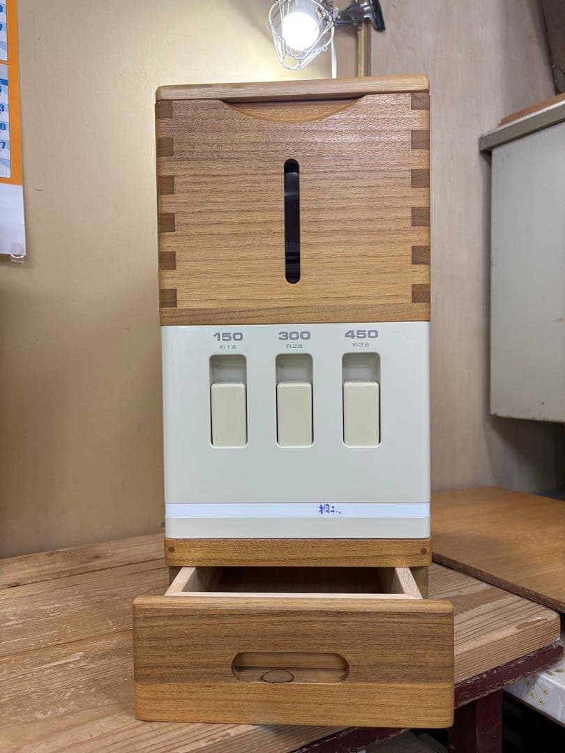 桐の米びつ10kg用　桐子モダン　ほぼ未使用　G