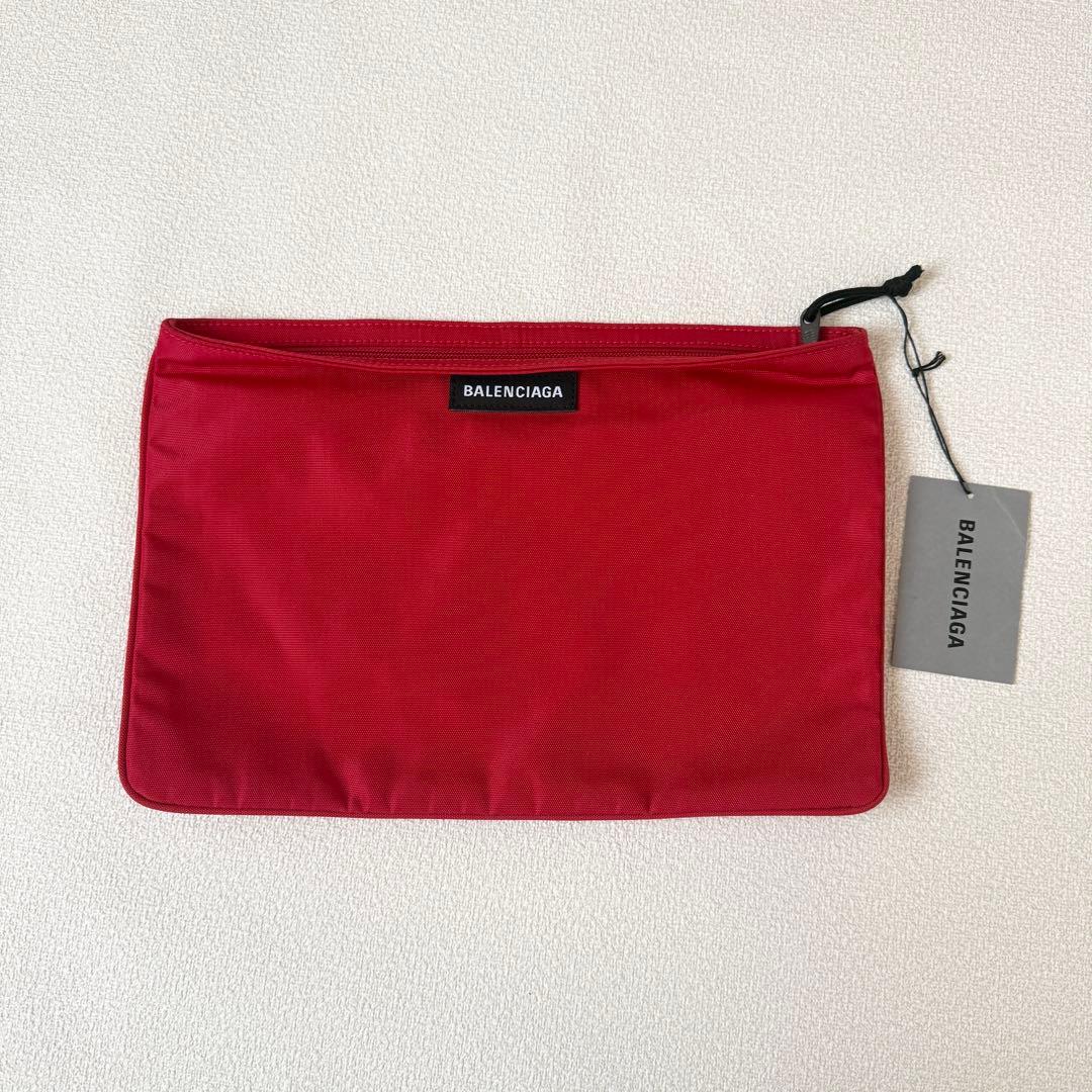 未使用品　バレンシアガ　クラッチバッグ　レッド