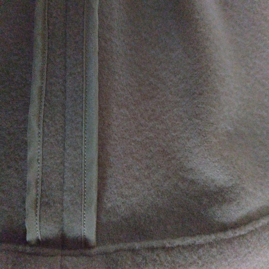 ヨーガンレール、大人女子のベージュロングコート、ベルト付き