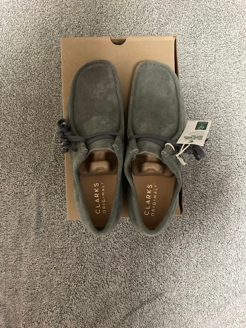 新品　Clarks クラークス ワラビー　UK8G カーキ　グレー