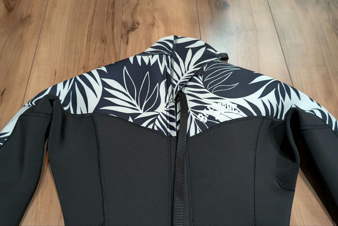 Billabong　レディース　 フルスーツ 　新品未使用