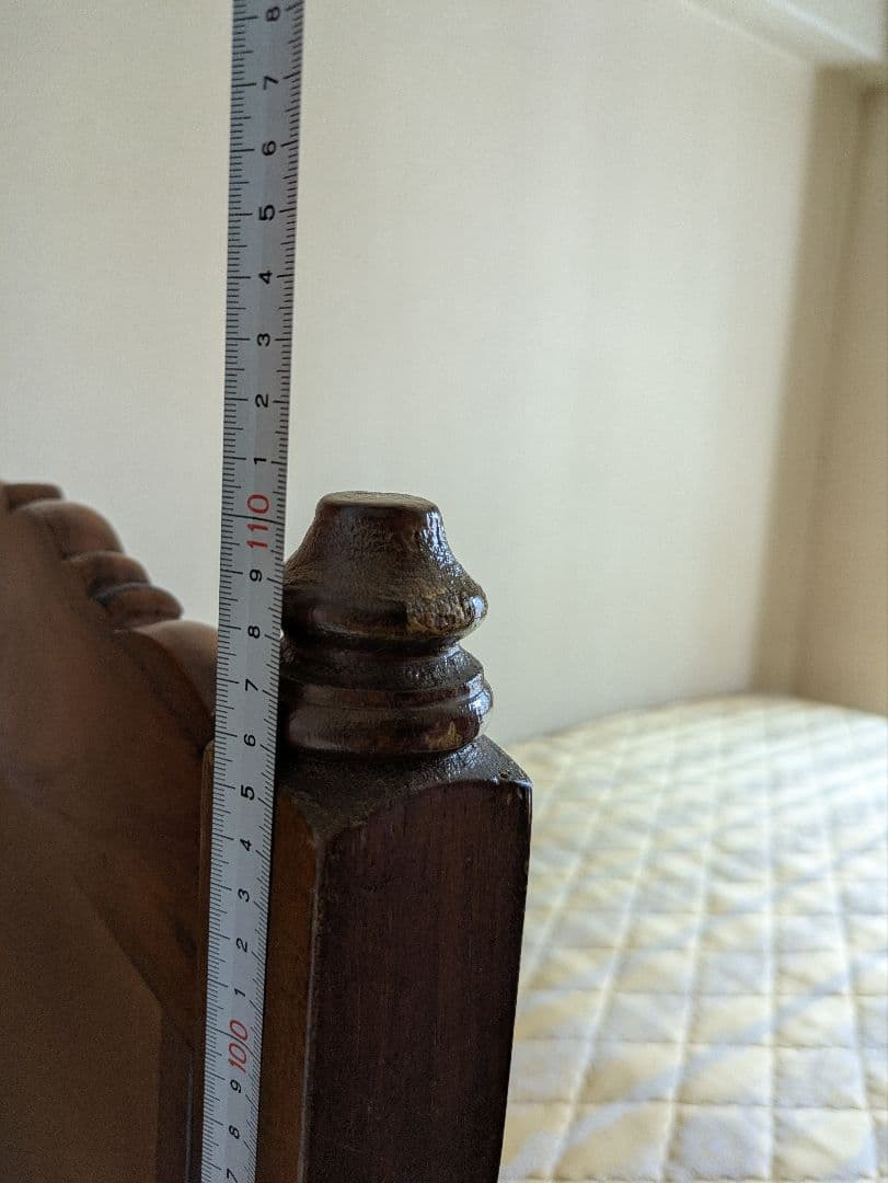 セミダブルベッドフレーム 彫刻装飾付き