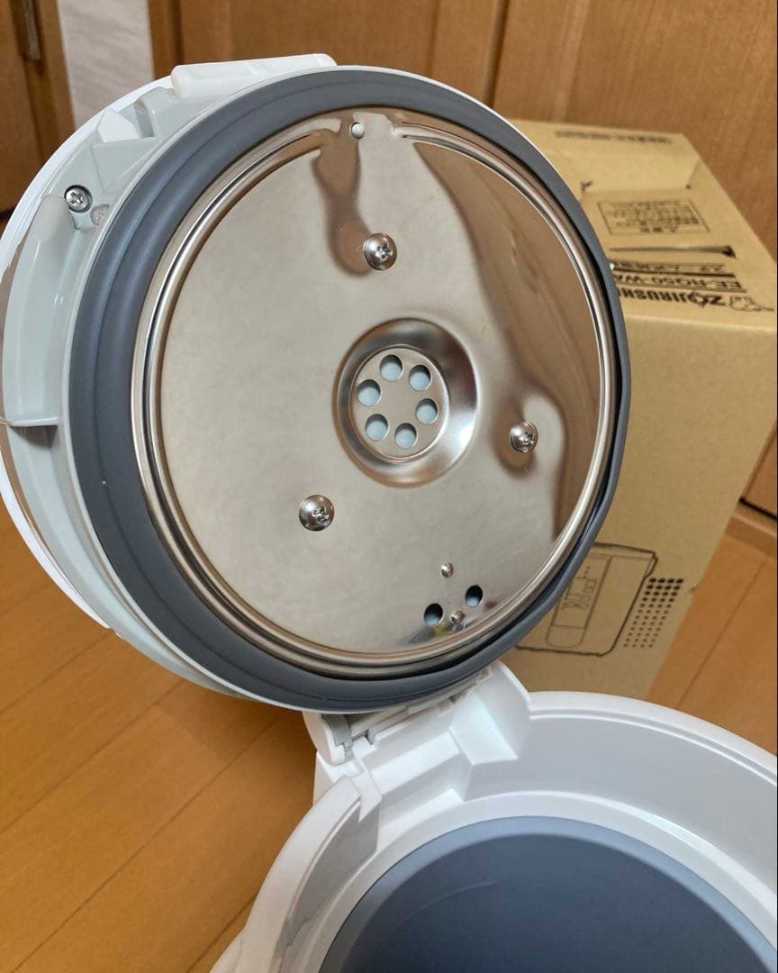 週末セール美品象印マホービン加湿器 スチーム式 ホワイトEE-RQ50-WA