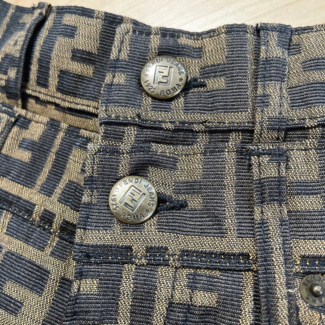 hope　FENDI フェンディ ズッカ柄 ロゴ総柄 ショートパンツ