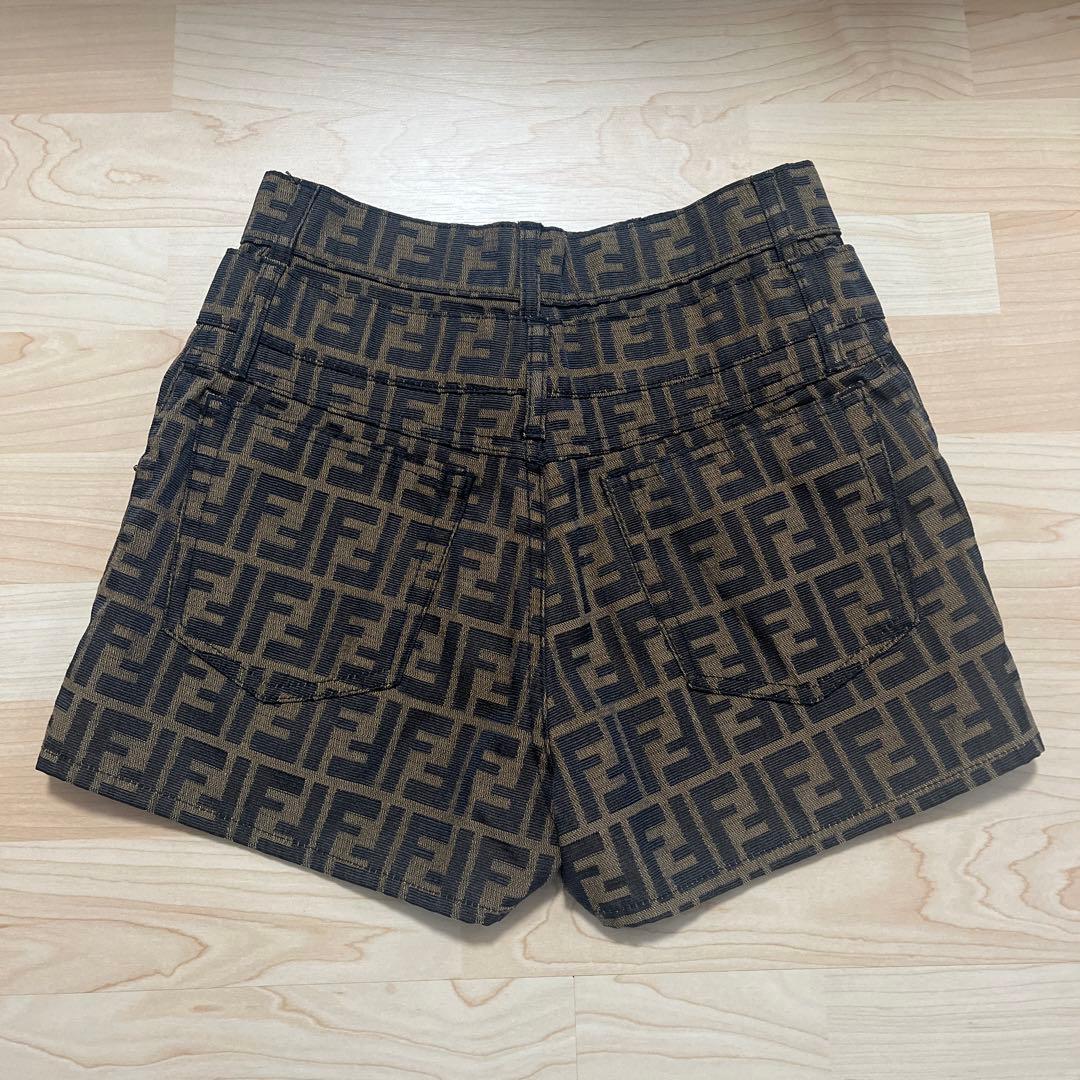 hope　FENDI フェンディ ズッカ柄 ロゴ総柄 ショートパンツ