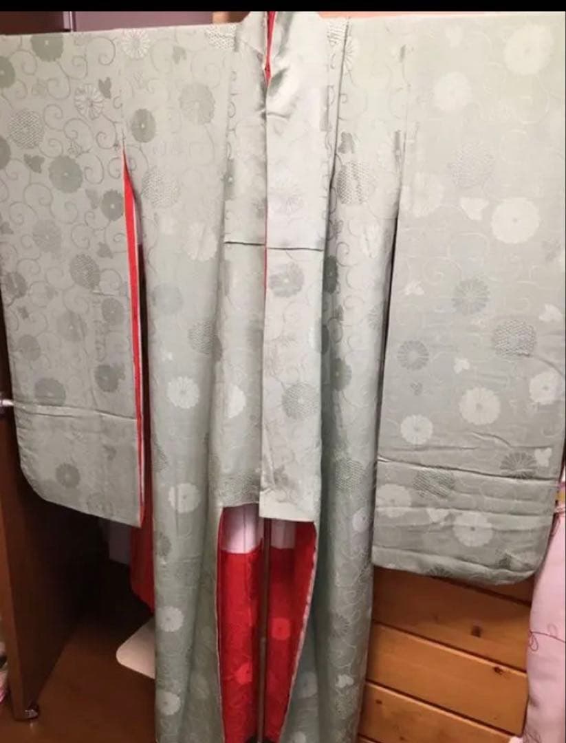 正面　色無地　振袖