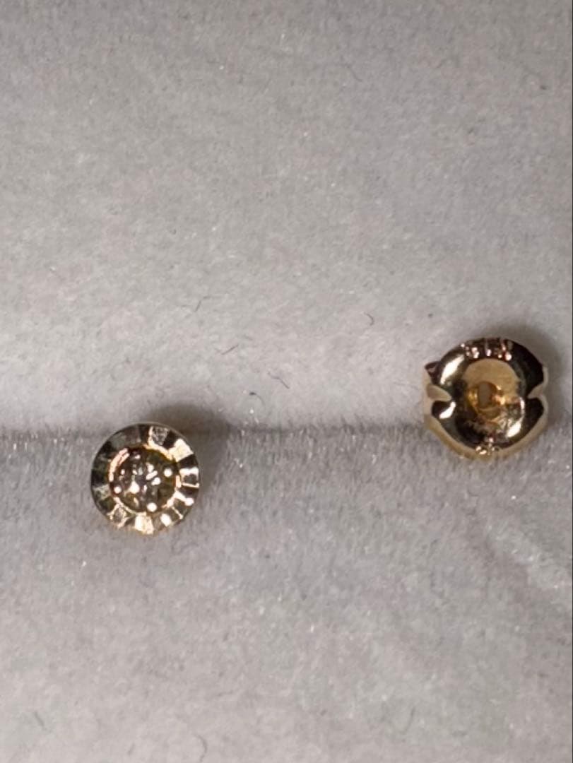 k18 0.03刻印フルーテッド型ピアス