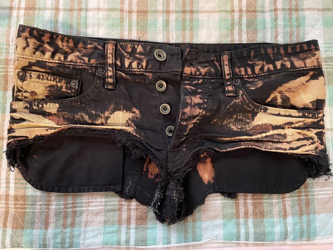 LGB　ダメージ　ショートパンツ　ボタンフライ　フロントボタン　ブラック