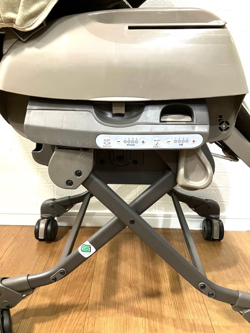 美品Combi ネムリラ オートスイングBEDi おやすみドーム EG