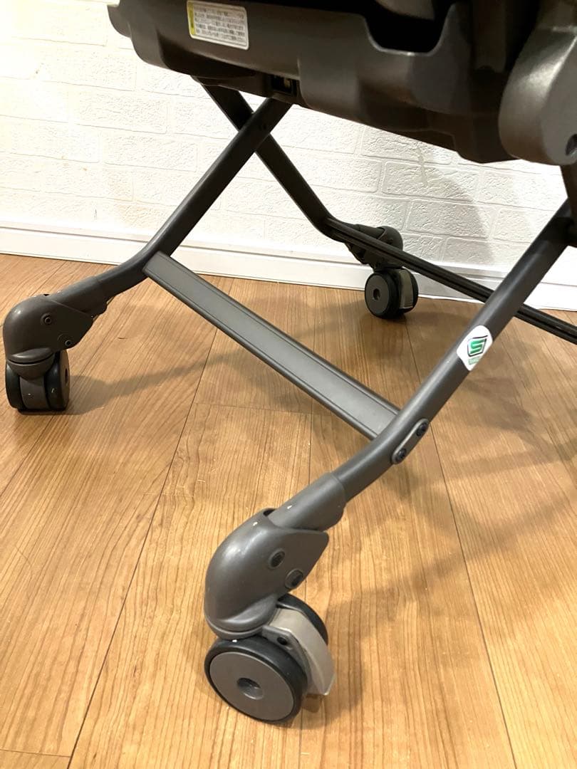 美品Combi ネムリラ オートスイングBEDi おやすみドーム EG