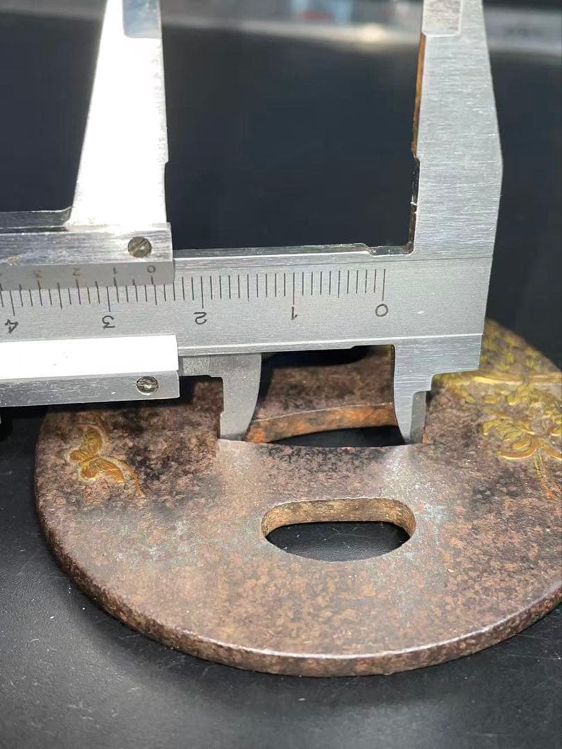 サンデイー　送料無料 江戸時代　金象嵌　蝶々花文鍔　刀剣美術