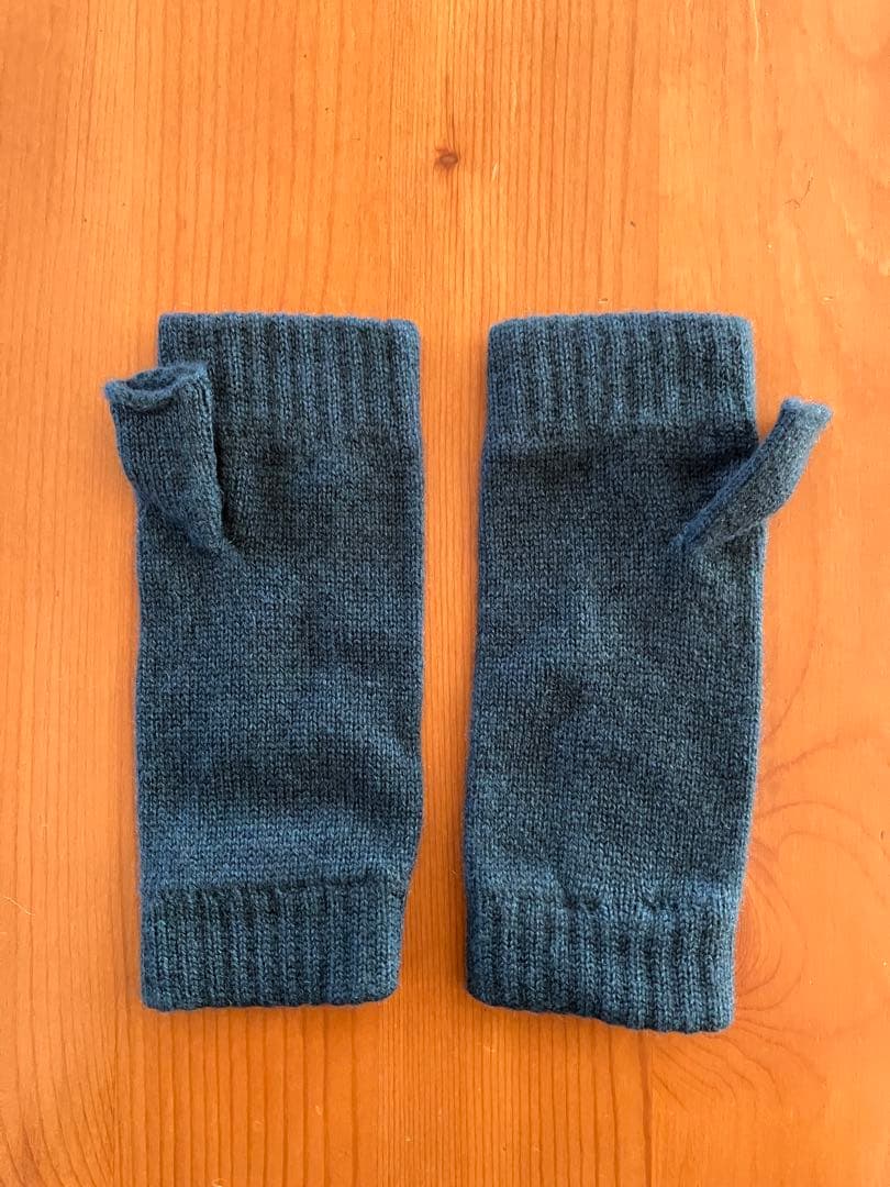 【正規品】ジョンストンズオブエルガン　カシミヤリストウォーマー　手袋　グリーン