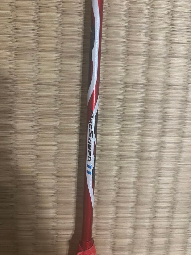 バドミントンラケット 赤と白