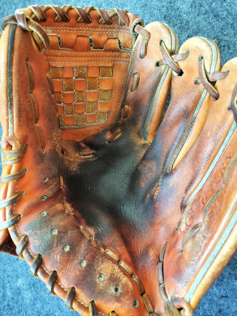 最後出品価格ヤクルト茂木英五郎　実使用グローブ　直筆サイン入り　元楽天イーグルス