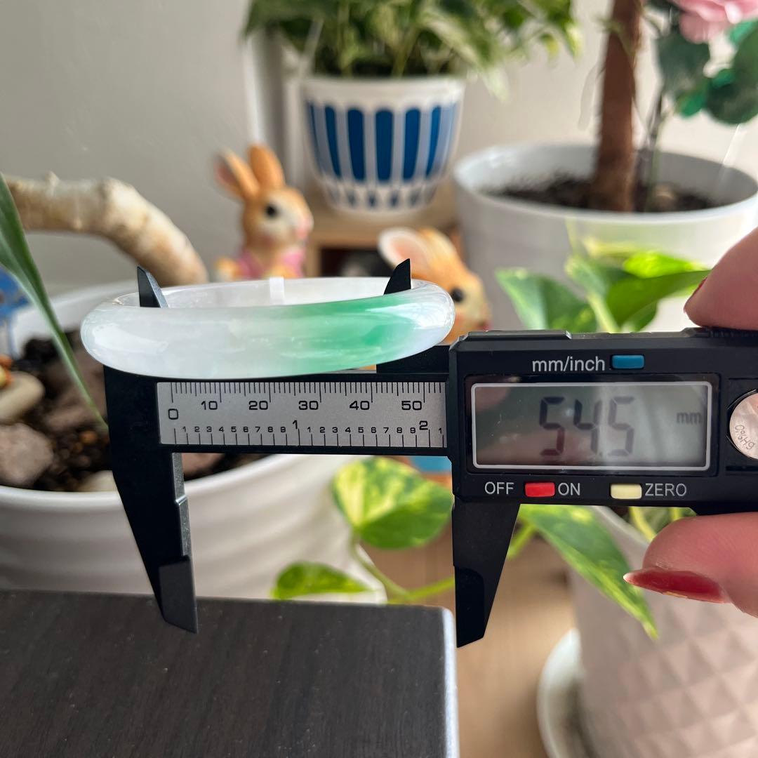 氷翡翠バングル