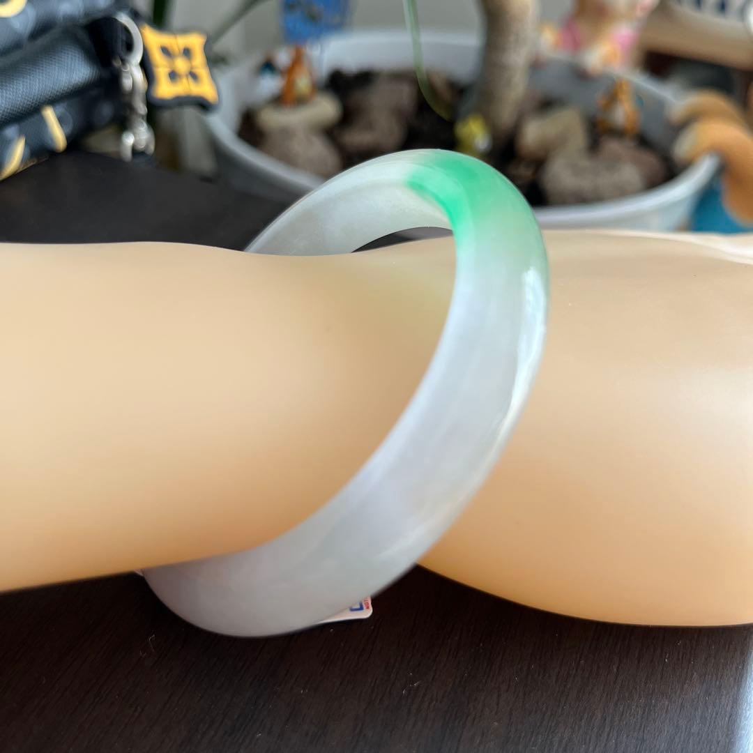 氷翡翠バングル