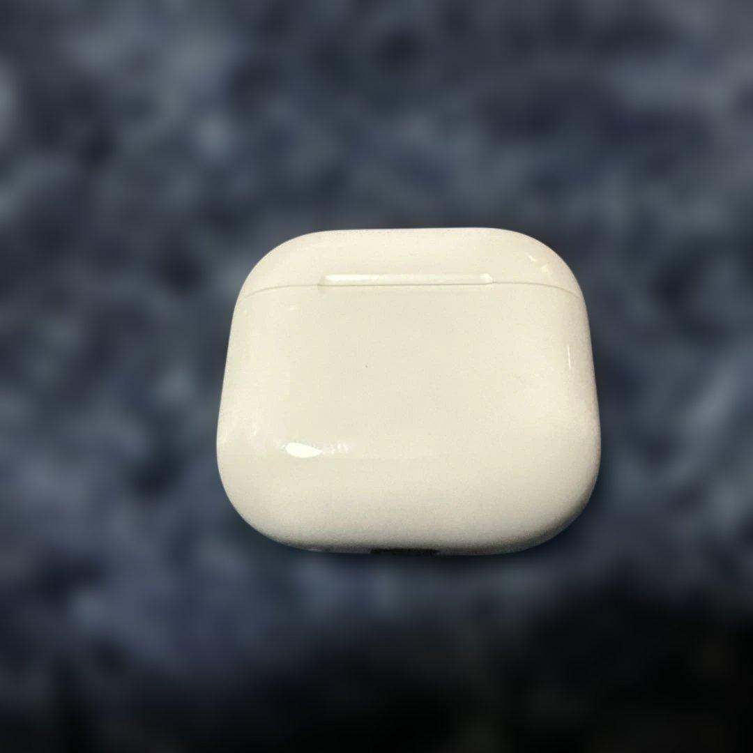 美品　AirPods 4 本体 アクティブノイズキャンセリング