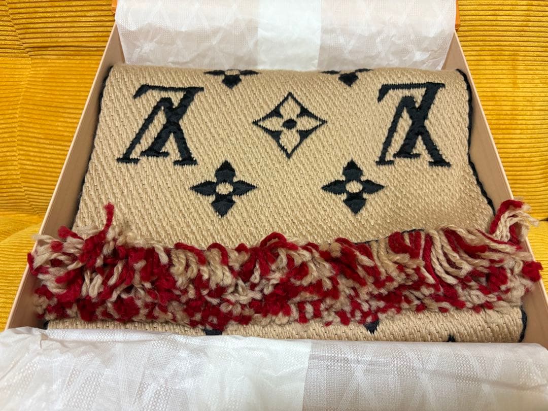 LOUIS VUITTON ルイヴィトン マフラー エシャルプ・ロゴマニア