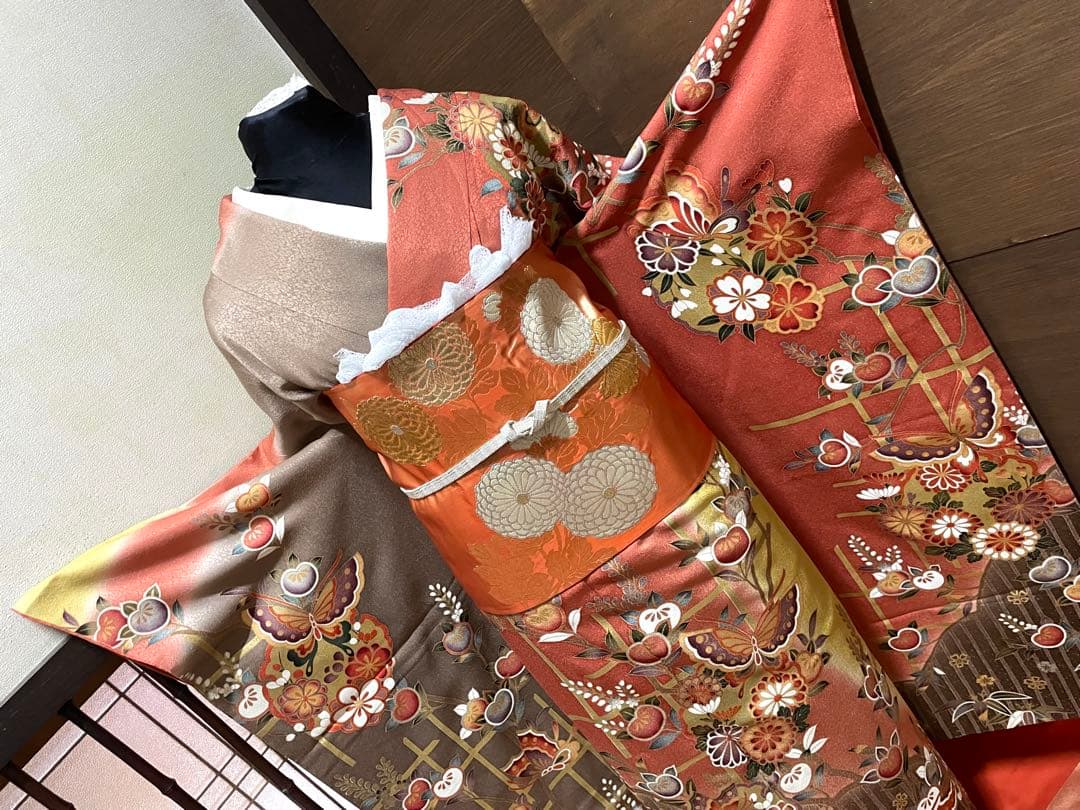 振袖フルセット6点サイズM〜Ｌ舞蝶花文　暈し染め　金彩　正絹