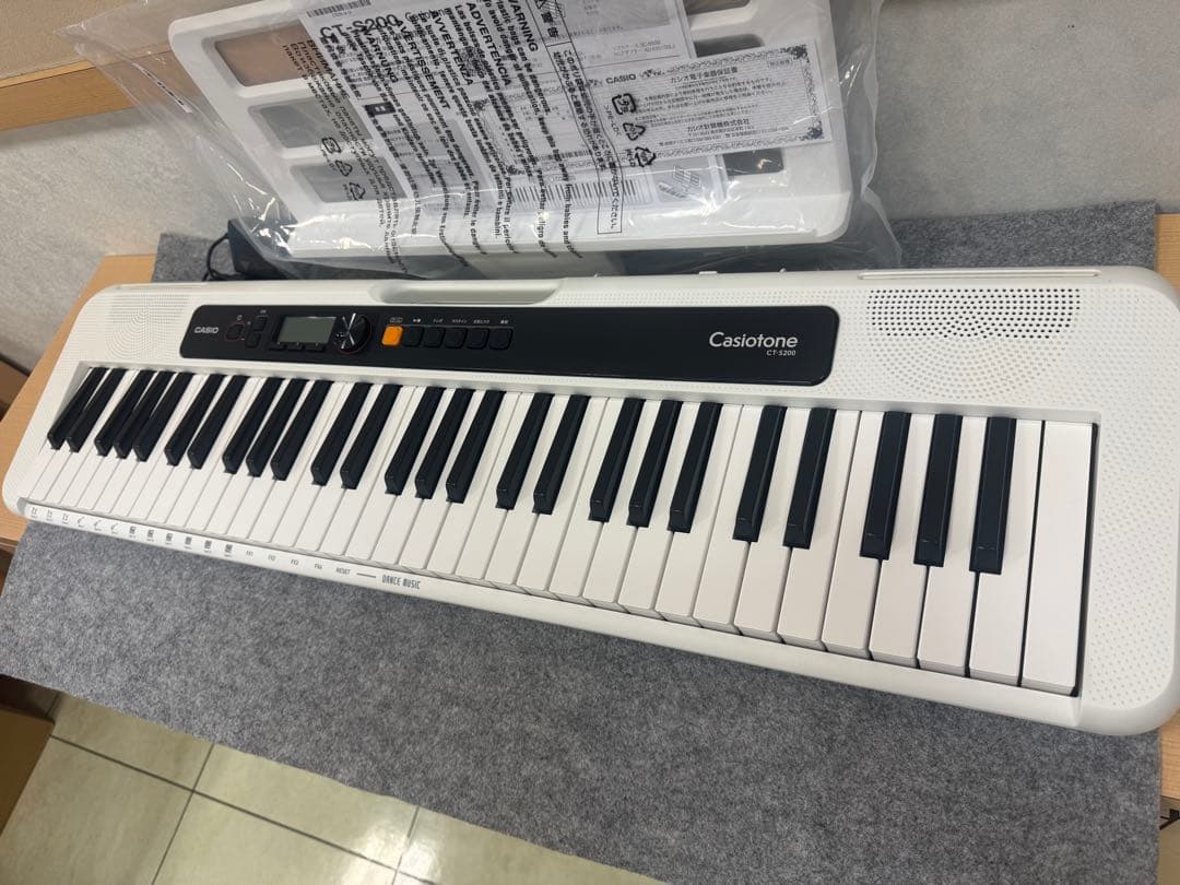Casio Casiotone CT-S200 ホワイト
