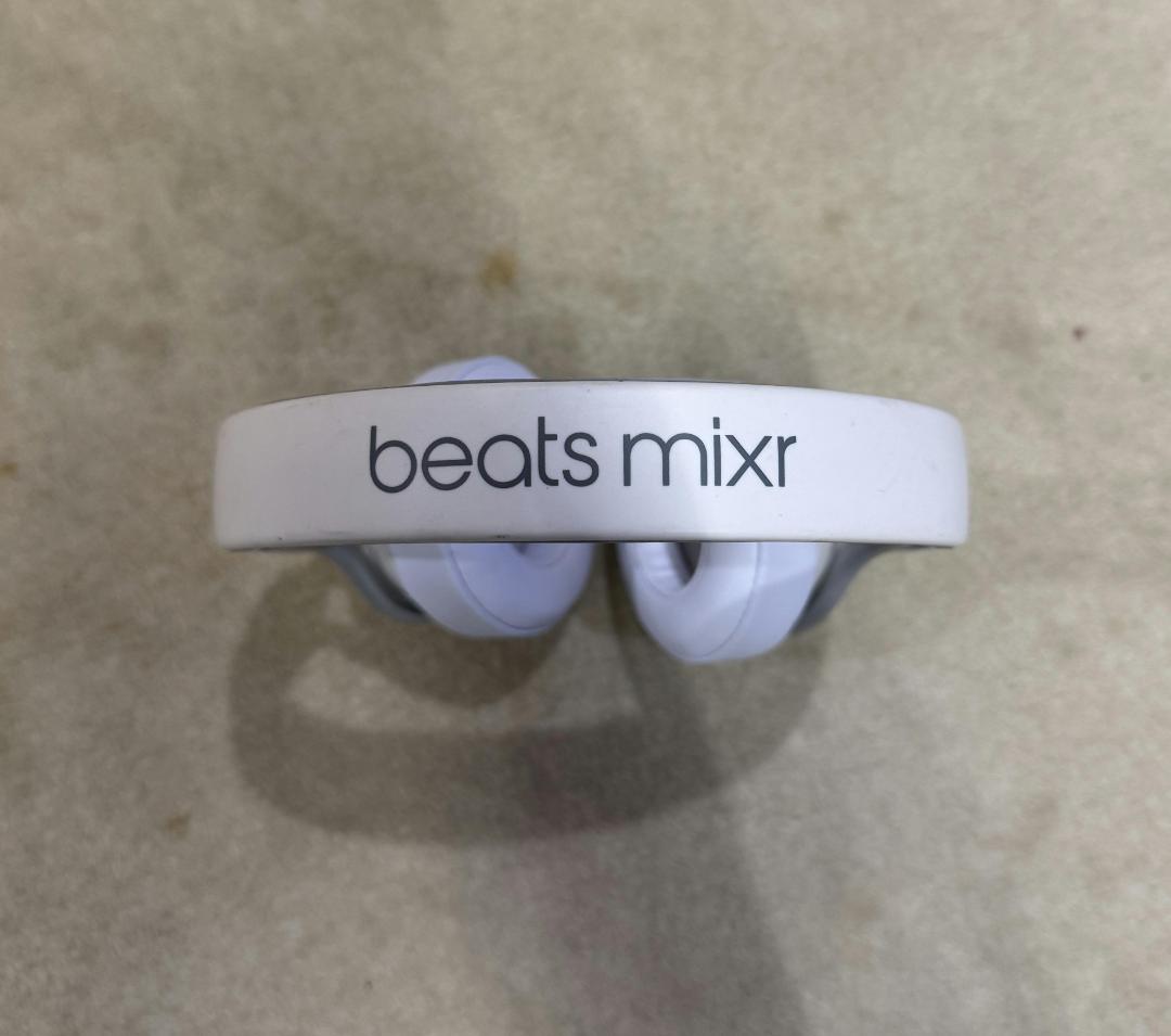beats mixr white　イヤーパッド新品