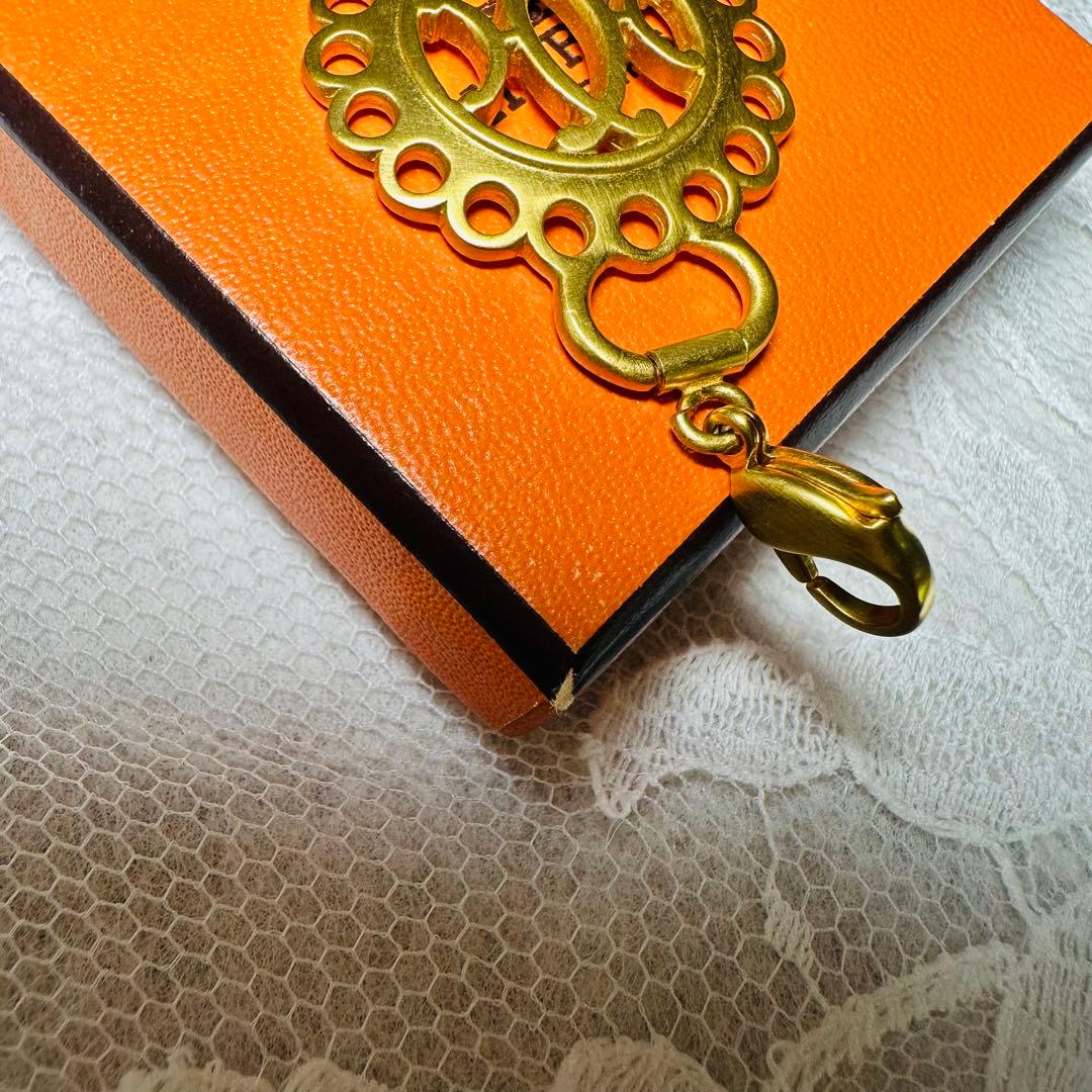 エルメス　ハバ　ペンダントトップBoucle Fantaisie アクセサリー