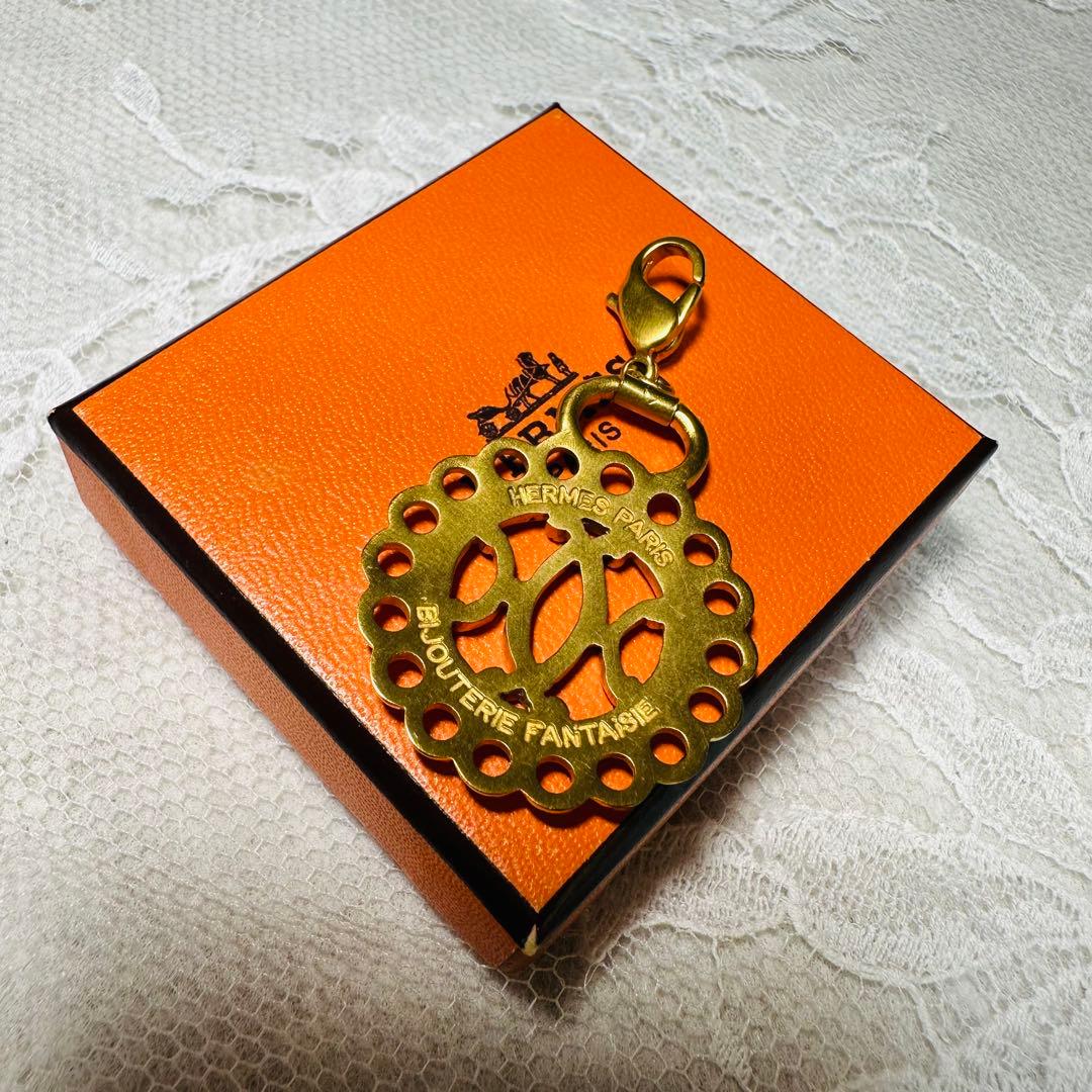 エルメス　ハバ　ペンダントトップBoucle Fantaisie アクセサリー