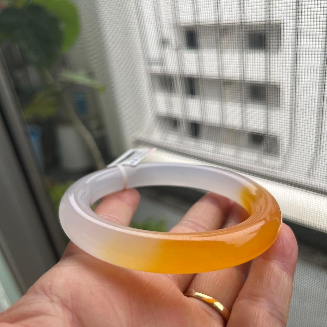 美品半黄翡円型バングル