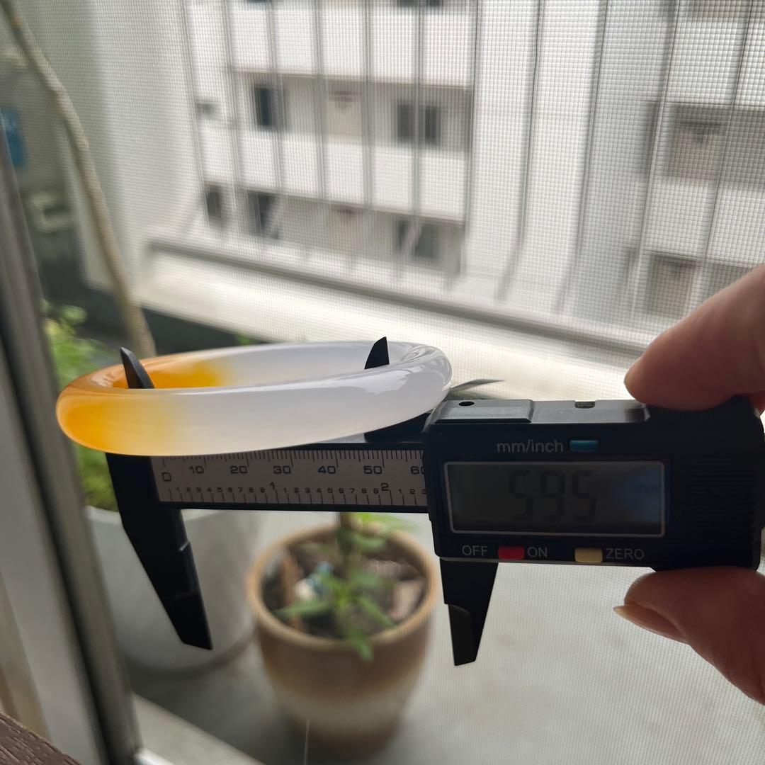 美品半黄翡円型バングル