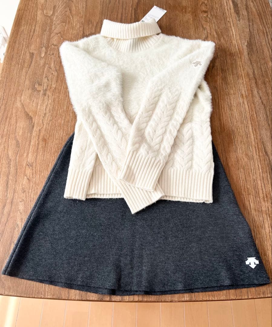 DESCENTEゴルフ　シャギーニットニットスカートセット売りMサイズ