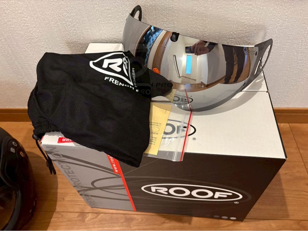 ROOF BOXER V8ヘルメット マットブラック