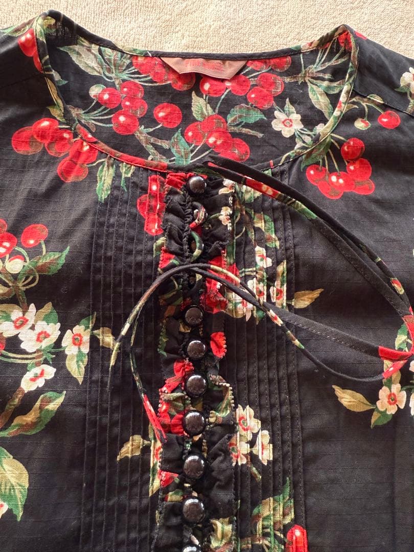 【美品】ピンクハウス　黒さくらんぼワンピース