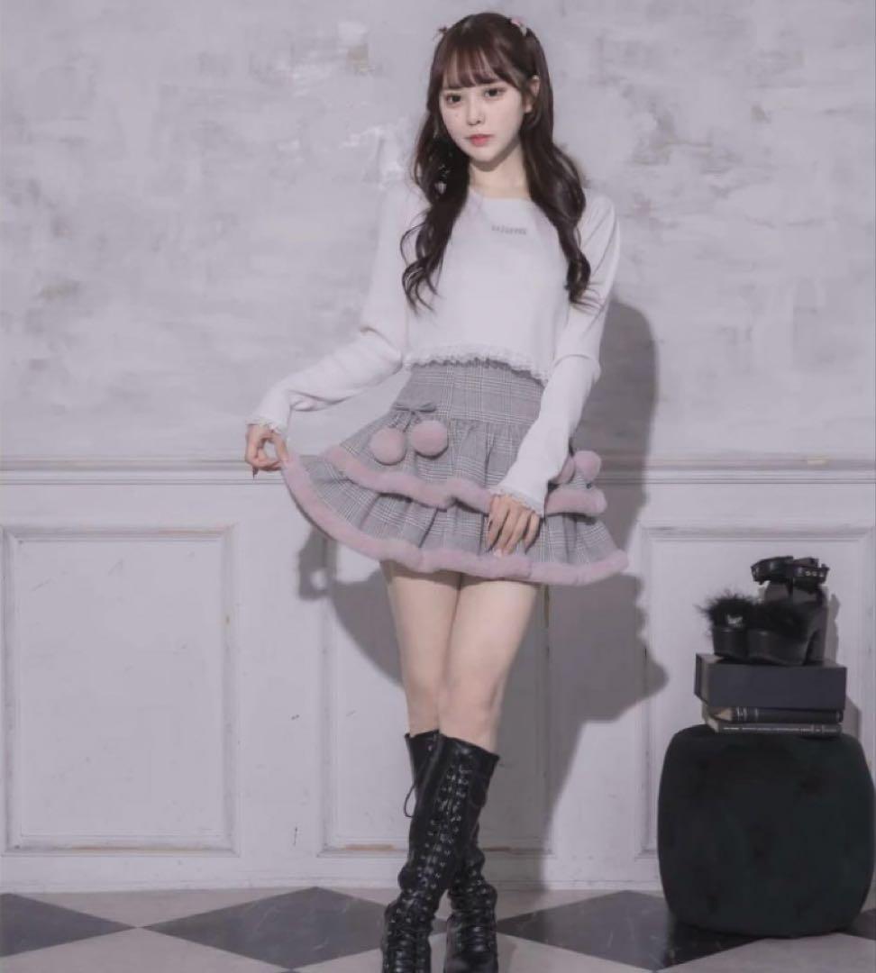 新品未使用タグ付正規品piumピウムファー付きティアードミニスカート