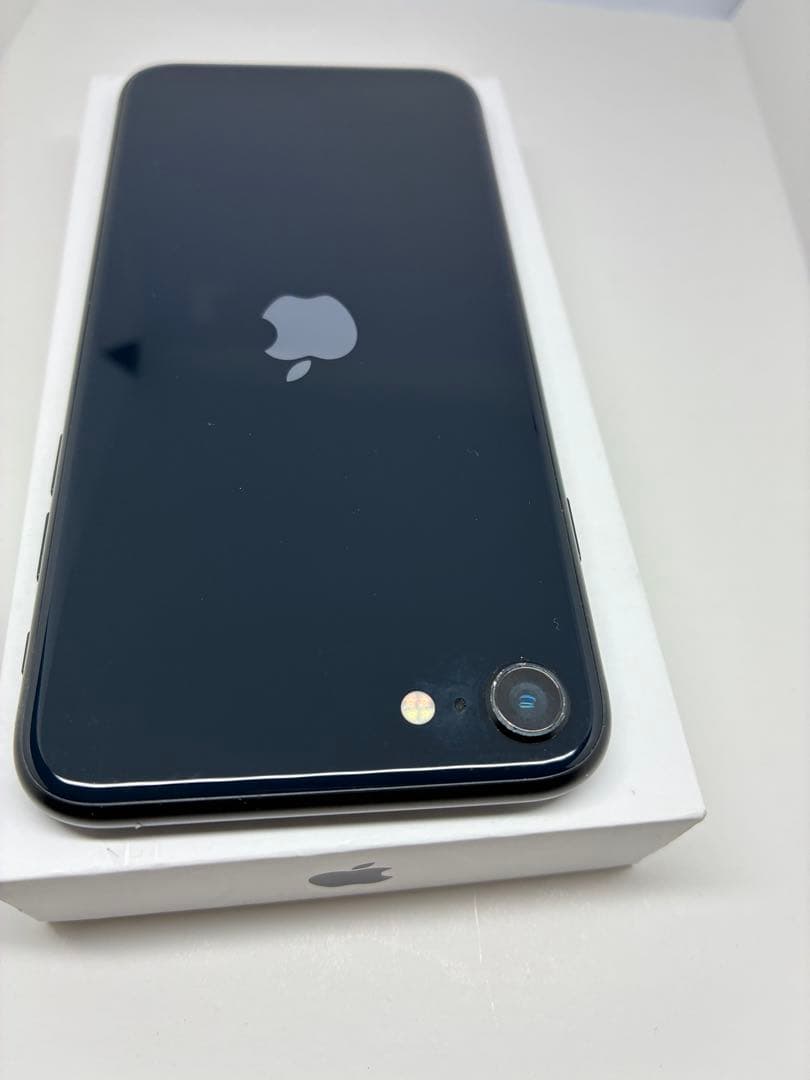 【極美品】iPhone SE3 128G ブラック　SIMフリー　純正新品電池