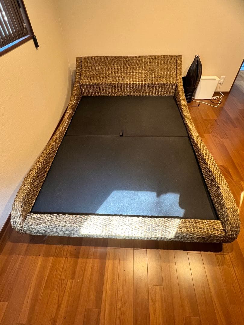 【中古:良品】PERFORMAX モダンラタン風ベッド 195x140cm