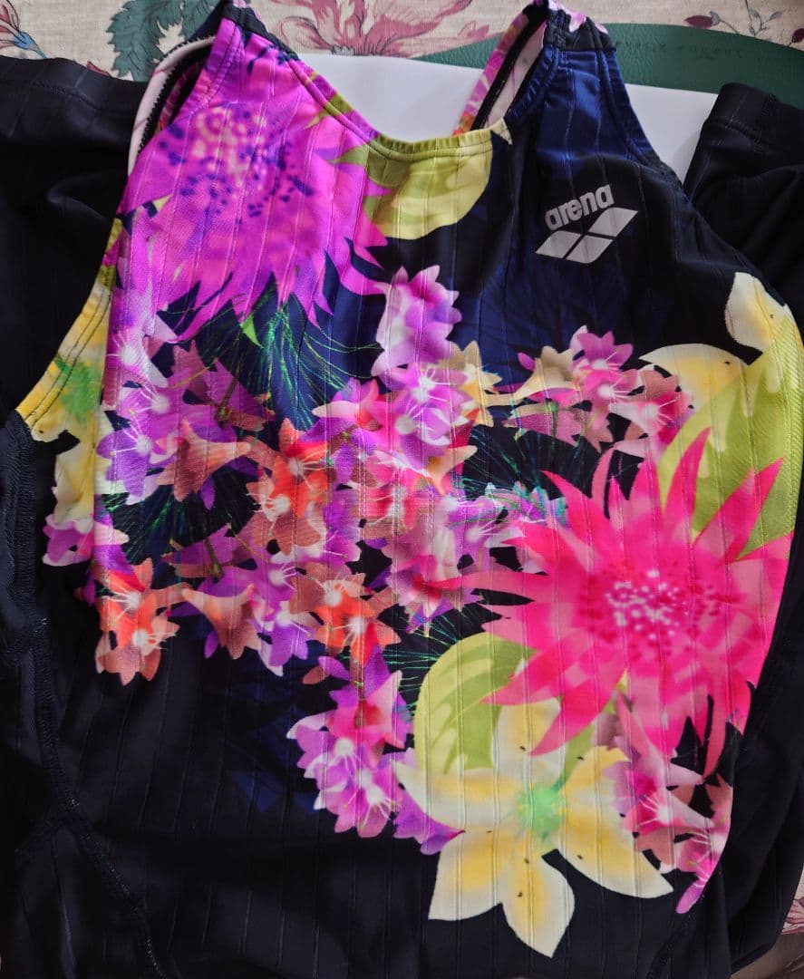 アリーナ競泳水着