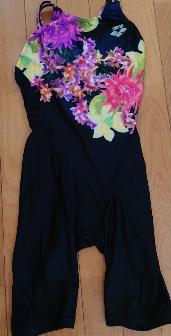 アリーナ競泳水着