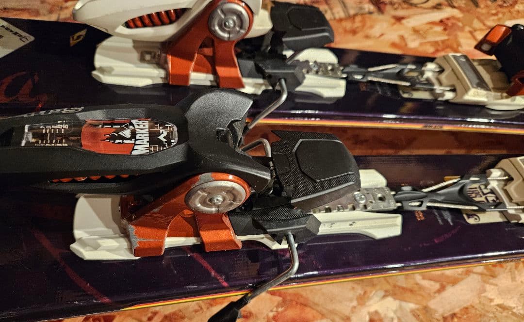 スキー Armada JJ + Jester schizo