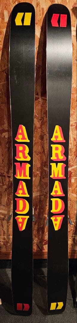 スキー Armada JJ + Jester schizo