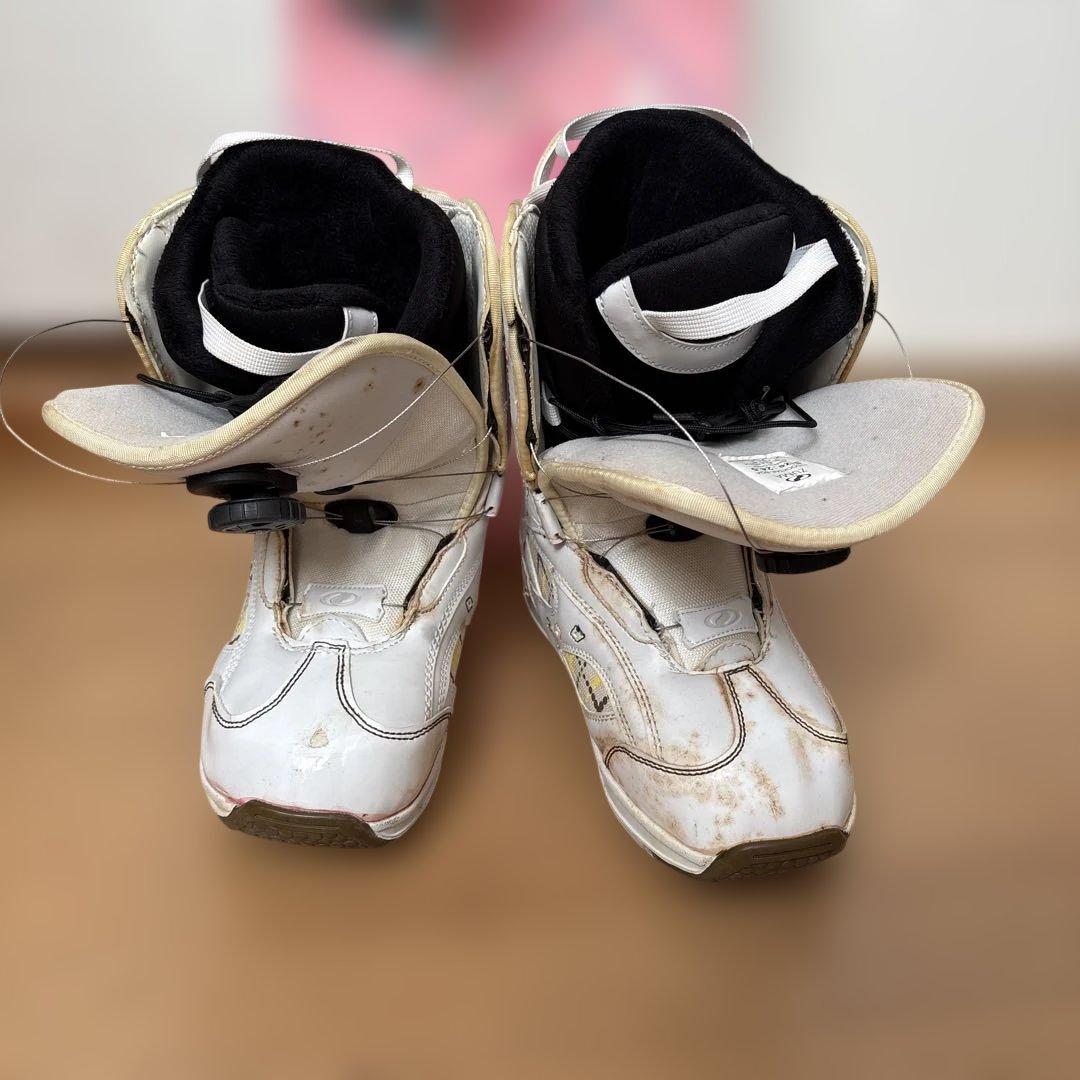 ピンク花柄スノーボードとブーツセット