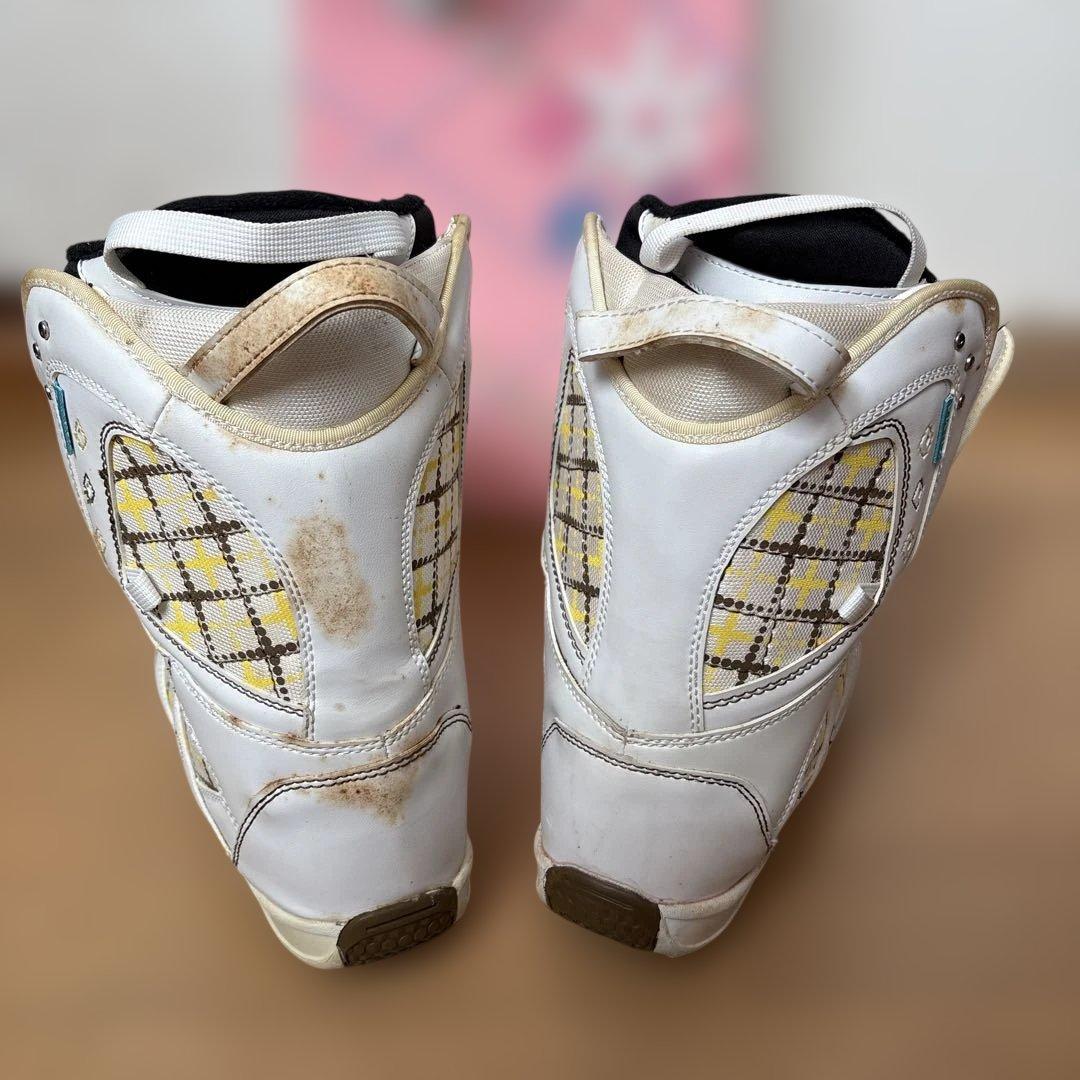 ピンク花柄スノーボードとブーツセット