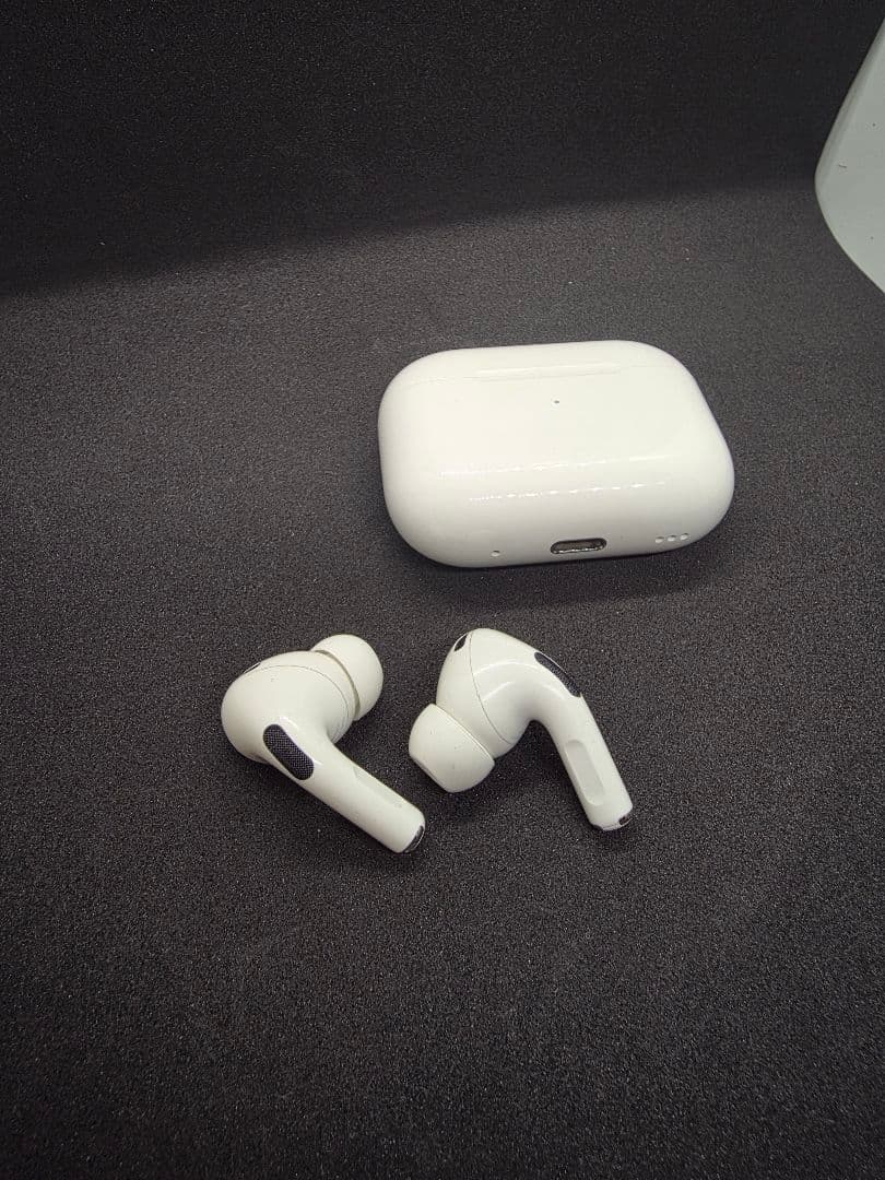 Apple AirPods Pro 第2世代（MagSafe充電ケース付き）