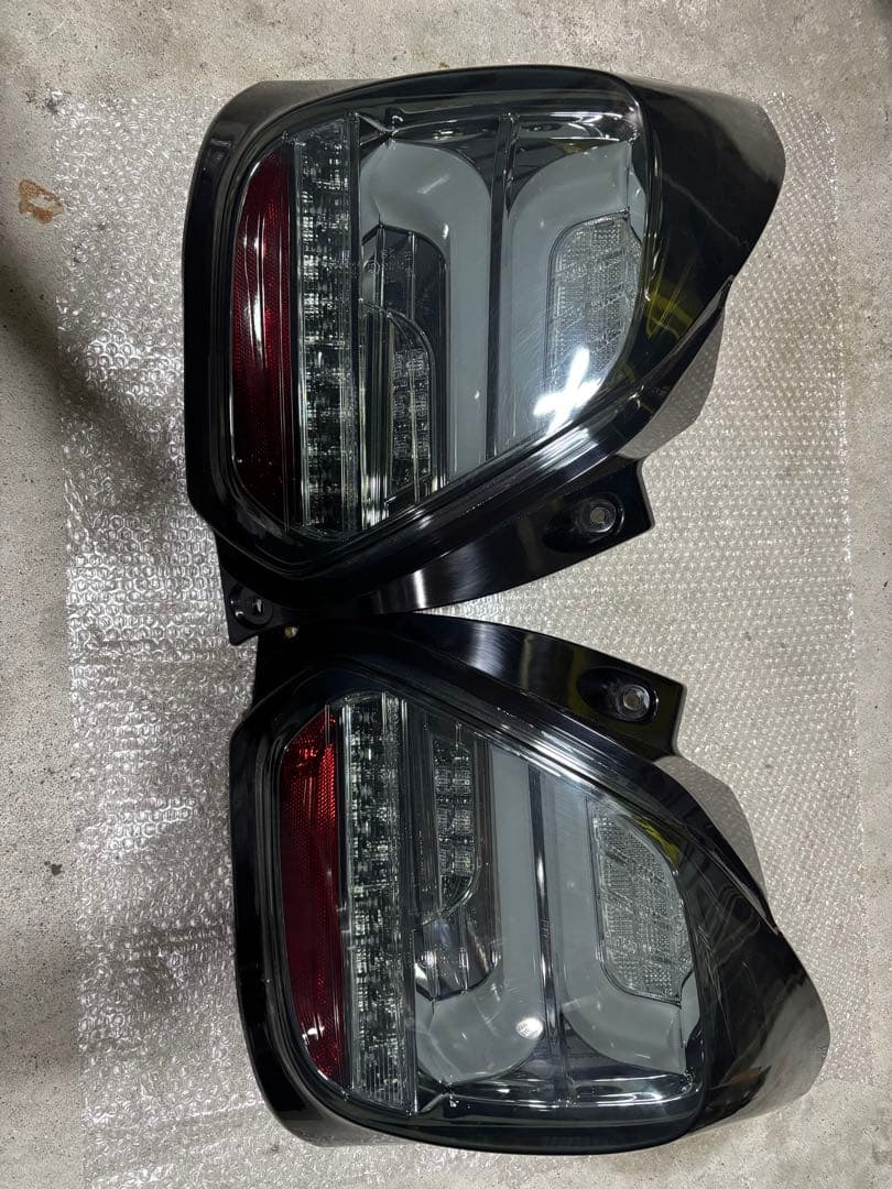 スイフトスポーツ ZC33S ヴァレンティ LEDテールランプ　左右セット