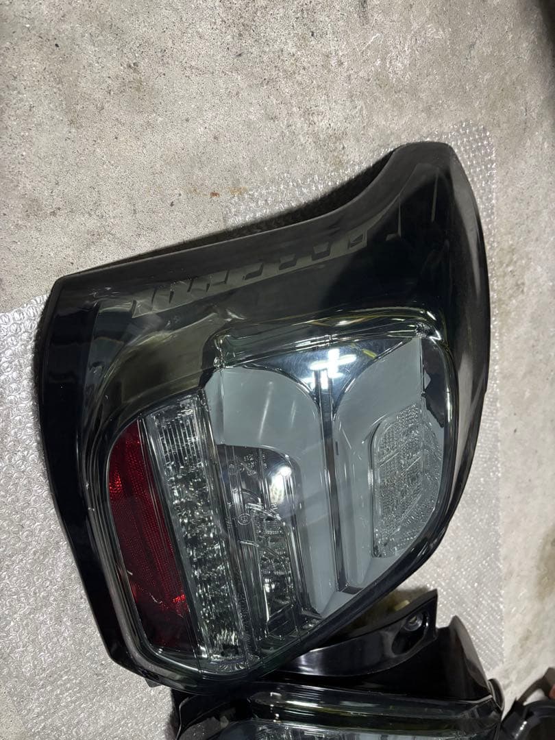 スイフトスポーツ ZC33S ヴァレンティ LEDテールランプ　左右セット